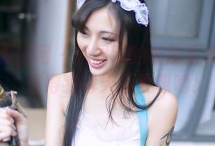 GIRLT果团网 – 松果儿的长腿写真：这腿，值得我每天反复咀嚼！