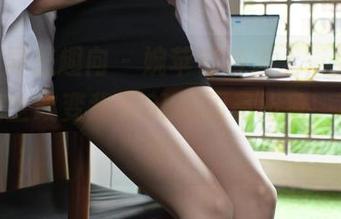 IESS异思趣向 – 婉苹在沙发上，免费图集，完全改变我对OL的固有印象，真是太赞！