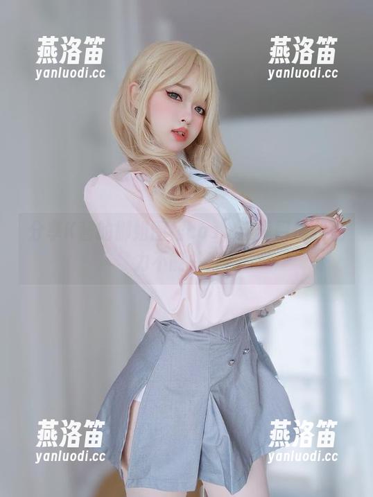 K酱 分享K酱的御姐围裙cos,谁说厨房和魅力不能并存?