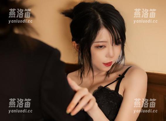 图包里的Leah梓未：皮衣和那种...神秘气息