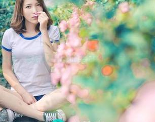 TGOD推女神 – 体验AZHUA的美足：定制写真带来的无限诱惑