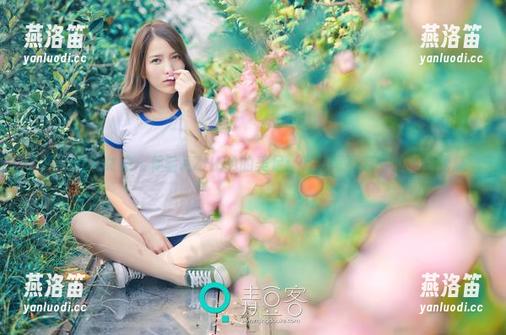 TGOD推女神 - 体验AZHUA的美足：定制写真带来的无限诱惑