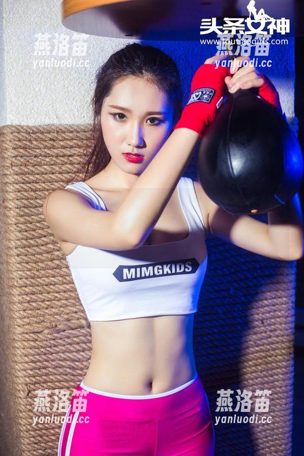 TouTiao头条女神 - 看樊安妮穿毛衣的写真，让我都忍不住想买件同款，分享出来一起感受一下！