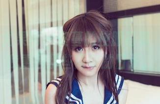 UGirls尤果网 – 佟蔓的校服写真，原图带我重回那些简单的日子。