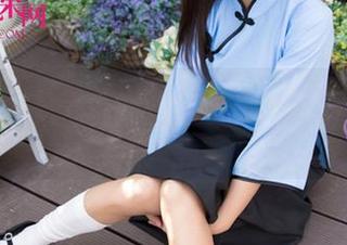 UGirls尤果网 – 在欣杨Kitty的办公室，发现不一样的写真套图