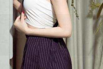 UGirls尤果网 – 美图中的温鈊怡高跟鞋，真是让人忍不住想要穿上试试…虽然我可能不适合！