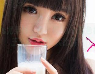 UGirls尤果网 – 白色棉袜vs.粉色棉袜：王语纯的图包大比拼！