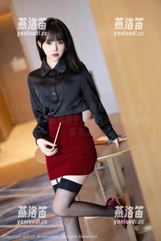 XIAOYU语画界-程程程 XIAOYU语画界 - 跟随程程程的视觉享受——她的美图套图中尽是吊带朦胧丝袜的魔力。