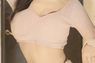 Xiuren秀人网 – 海边的演员涵涵Luna：写真集分享，美丽背后浮现的真实！