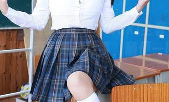 Xiuren秀人网 – 金妍兮Saki全套写真：每一件礼服都有她的故事，随便一嗅就醉了！