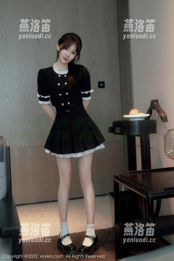 Xiuren秀人网 - 陆萱萱cecillia兔女郎写真，光影之间，竟然透着点儿小坏坏。