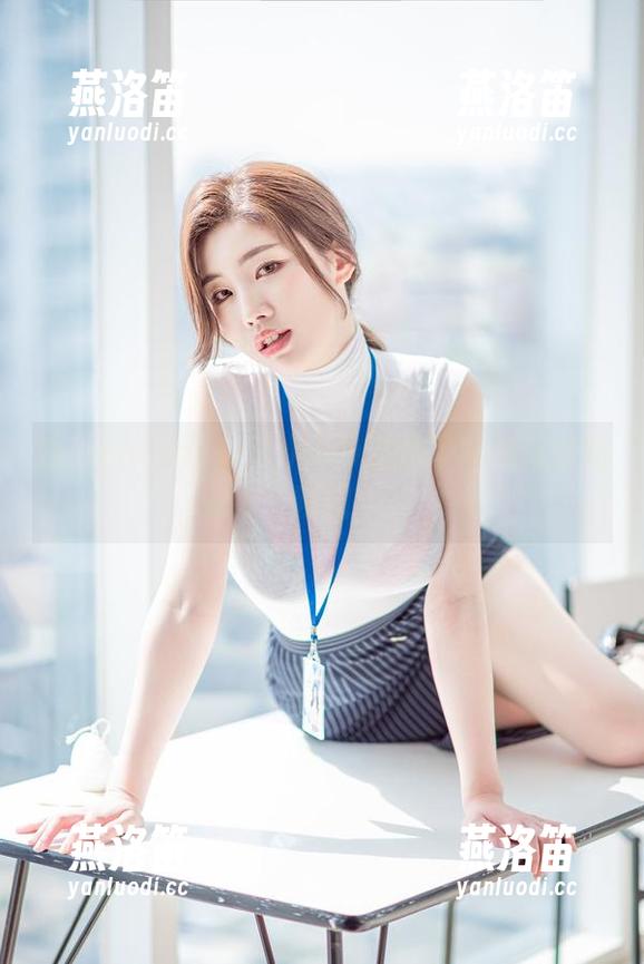 看！Yebin(전예빈)在沙滩的写真里藏着的瞬间