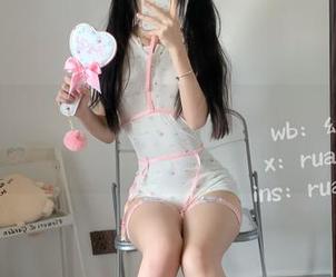 宅在家的rua阮阮：cos甜美少女，套图必看！