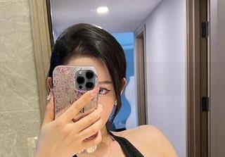 微密圈 – 不爱笑的赛琳，给我一张美图，我能用心看一整天！