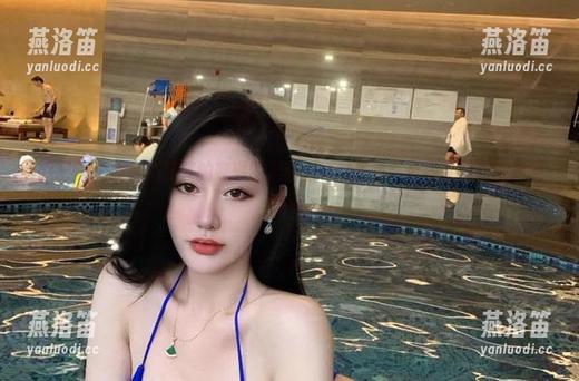 微密圈 - 静待不爱笑的赛琳的美脚壁纸：想象与真实之间的微妙平衡！