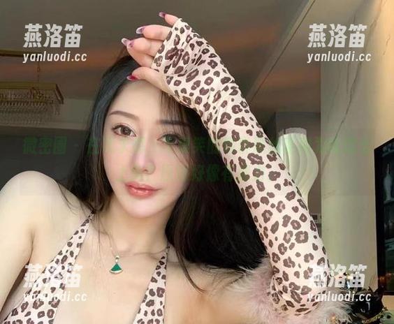 微密圈 - 在线求解，不爱笑的赛琳黑丝系列为啥这么上头？原图好像有魔力。