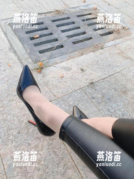 微密圈 - 想不想看？丝月神的丝袜精选让人一探究竟