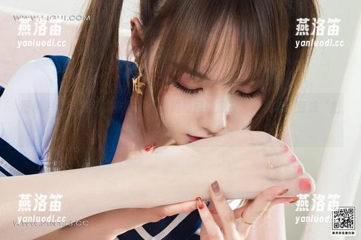 丽柜 - 精选悠悠皮衣图集：看她如何让皮衣从‘机车’变成‘魅力’！