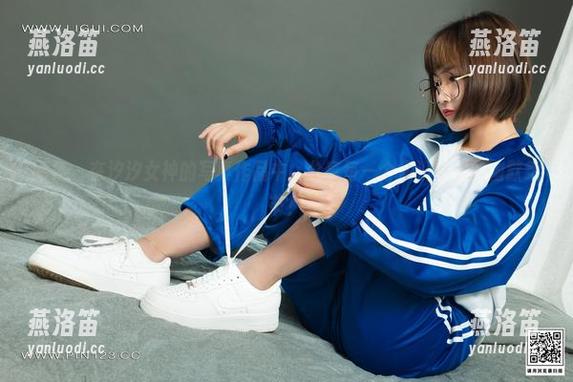 丽柜 - 在汐汐女神的写真作品中，分享每一个你没想到的幽默细节！