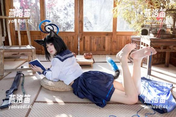 九柒喵 重温九柒喵修女:合集作品中的每一瞥都藏着故事