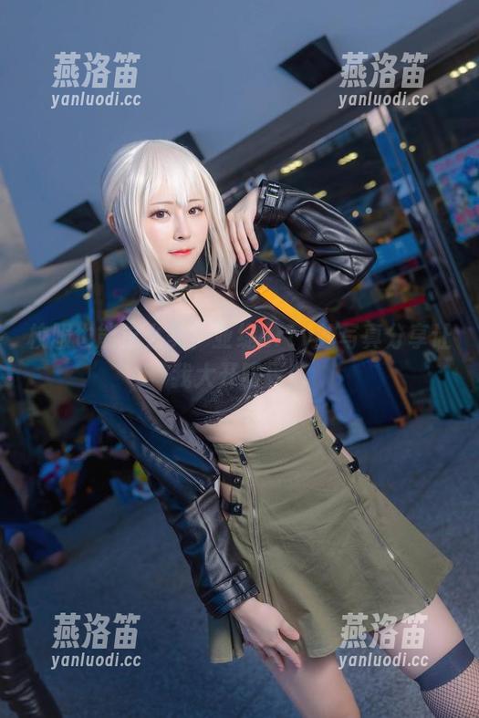 校服也能这么美？亚缇arty的写真分享让我大开眼界！