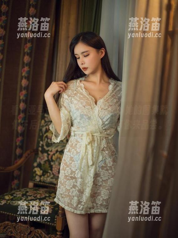 看，亚马逊鲶鱼下班后的OL，她的图集就像午后的咖啡，苦中带甜，等你来品尝。