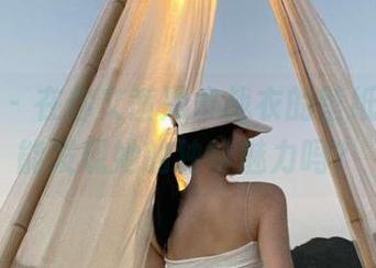 微密圈 – 在你文茜黑皮战衣的壁纸里，你能发现她的独特魅力吗？