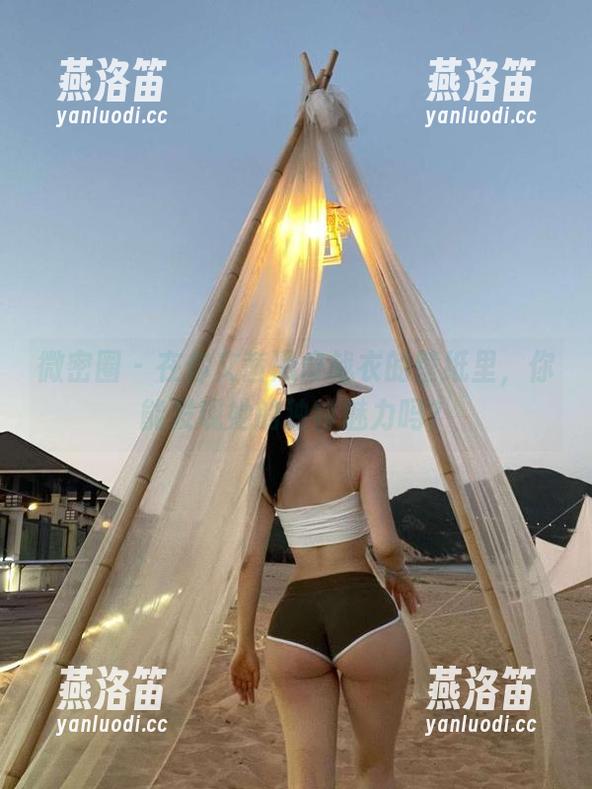 微密圈 - 在你文茜黑皮战衣的壁纸里，你能发现她的独特魅力吗？