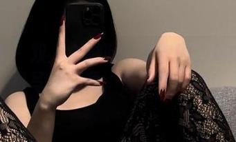 微密圈 – 双人合影耶！保守的二舅妈的免费写真资源，快来存一波！