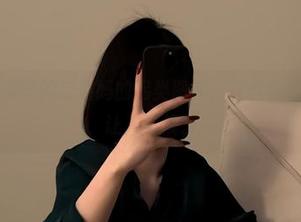 微密圈 – 保守的二舅妈的另类图库：红丝白袜，太美了让人犯规。