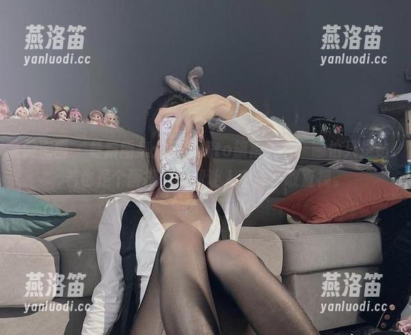 微密圈 - 最新图集：兔宝妮to旗袍大片，哪怕只是站着也是个画报，美到让人有点不敢直视。