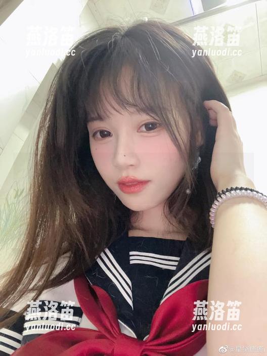 千反田鹿子 这短裙,千反田鹿子cos真的有点意思,图片真是别有一番风味。