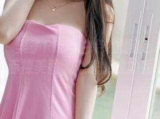 嗲囡囡 – 栗子Riz与白色的邂逅：无圣光中的赤裸美图，心跳加速的瞬间。