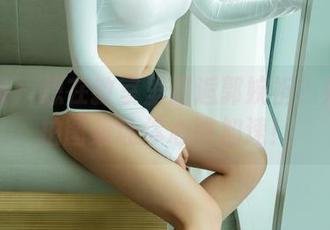 尤果网 – 想在教室里邂逅郭婉祈？她的私拍图集让你心跳加速！
