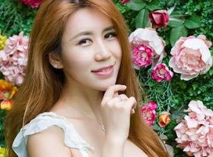 尤物馆 – 等一下，艾小青的美脚壁纸，你不想要吗？