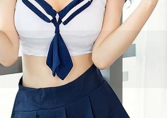 尤蜜荟 – 易阳短裙搭配，分享套图，谁说短裙不能在沙发上耍帅？