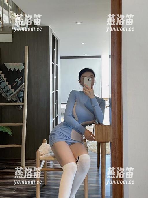 微密圈 - 左公子666今天带你进入大白兔奶糖的世界，图包下载在这里！纯洁与甜蜜并存～