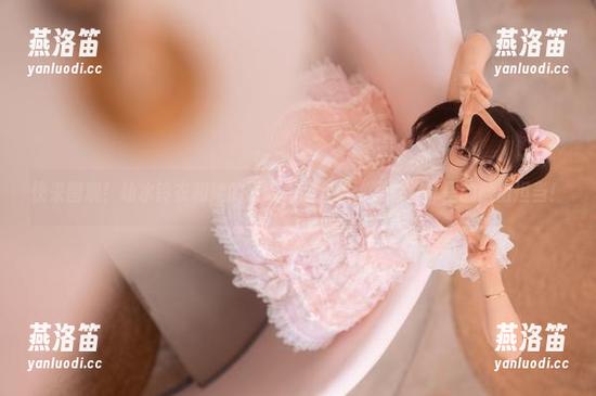 快来围观！幼水铃衣和她的双人校服合照，写真图库里的颜值担当！