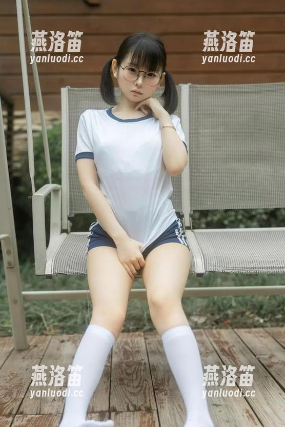 幼水铃衣 酥软与时尚共舞,幼水铃衣最新cos小蛋糕加JK的魔力!