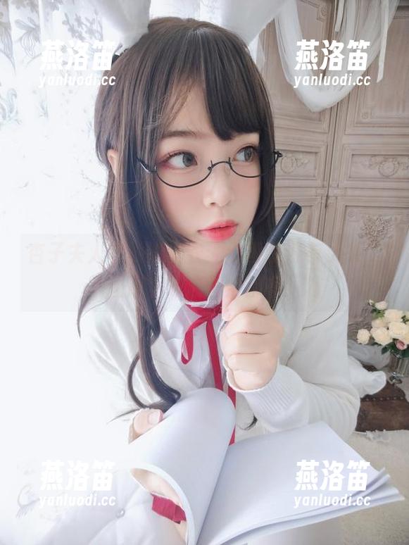 杏子夫人和她的皮衣：别再说没有灵感，图库下载这里全都有！