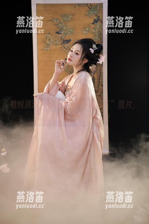 福利满满！桃暖酱的“妖娆怀玉”图片，真是忍不住想多看几眼！