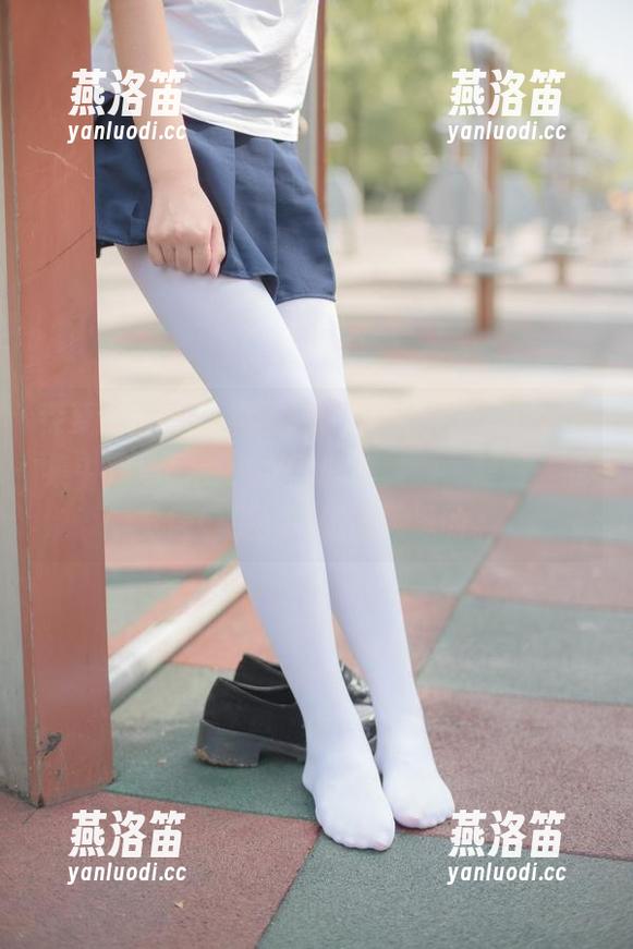 森萝财团 - 小奶糕Milky又来了！最新图集中双马尾美少女的白丝美腿，居然让我觉得…生活还挺有意思的。