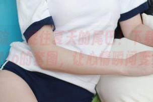 模范学院 – 捉住夏天的尾巴！下载伊小七MoMo的套图，让心情瞬间变好！