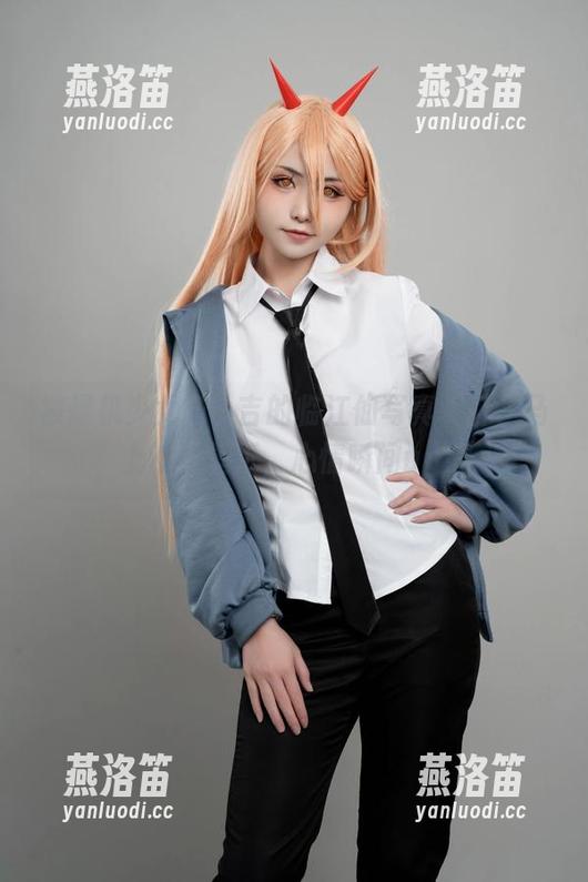 被爆机少女喵小吉的临江仙写真吸引，马上设为壁纸，心情瞬间up！