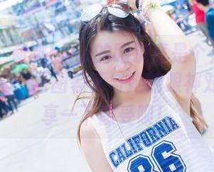 爱蜜社 – 莉娜lena的眼镜真是个神奇的道具，讲真，原图等于与她的眼神对视！分享一下感受呗！