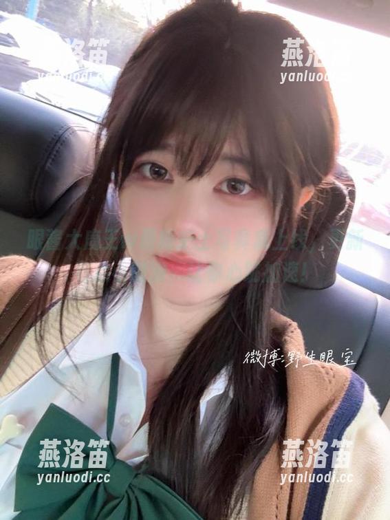 眼酱大魔王w最新护士写真集上线，更新有点小刺激，让你心跳加速！