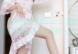 秀人网 – 定制制服里的Carol周妍希：图片透视她的不为人知的一面。