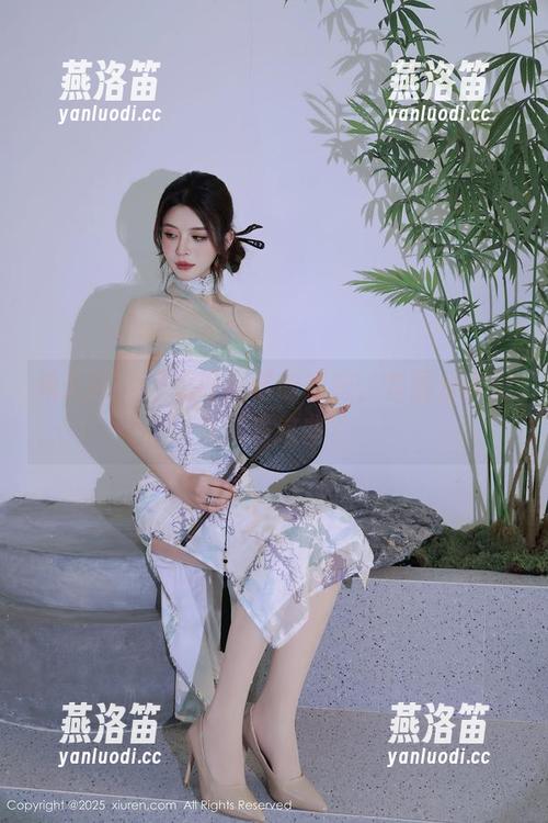 秀人网 - 发现叶籽亿的秘密，套图分享里竟藏着这些？