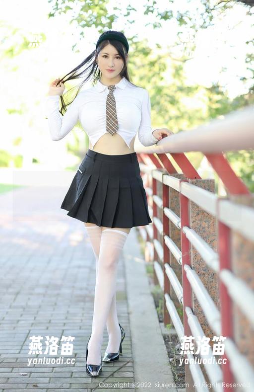 秀人网 - 走进吴怡怡的修女梦，美图资源的魅力无法抵挡，感受到了吗？