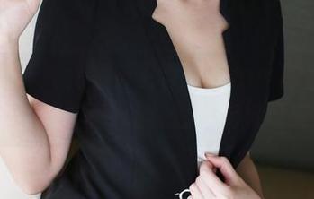 美媛馆 – 兔女郎与王馨瑶yanni的魔法碰撞：定制写真让你重新定义可爱。